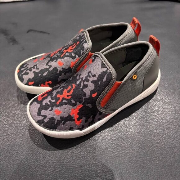 Bogs Kicker II Red/Grey Camo Slip Ons Sz 13 - Picture 2 of 8